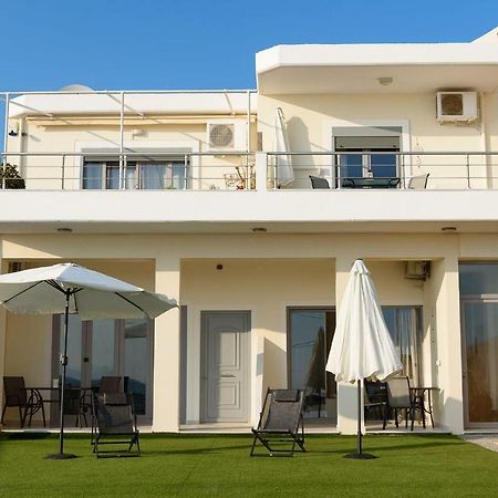 Coral Sea Apartment コキノス・ピルゴス エクステリア 写真