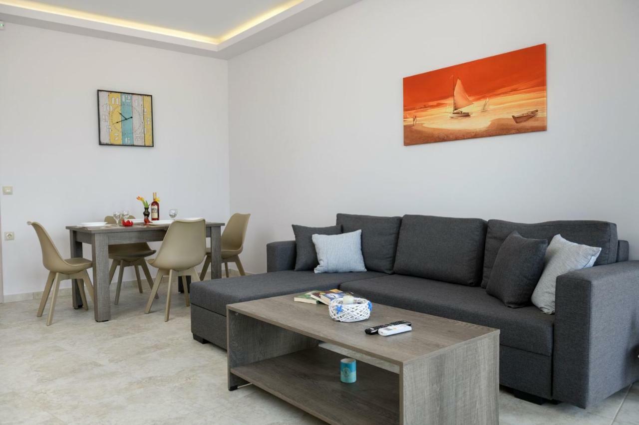 Coral Sea Apartment コキノス・ピルゴス エクステリア 写真